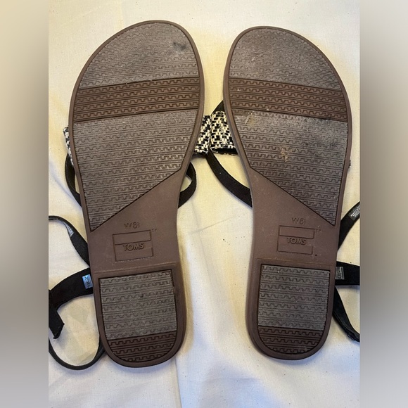 Tom’s sandals - Picture 2 of 2